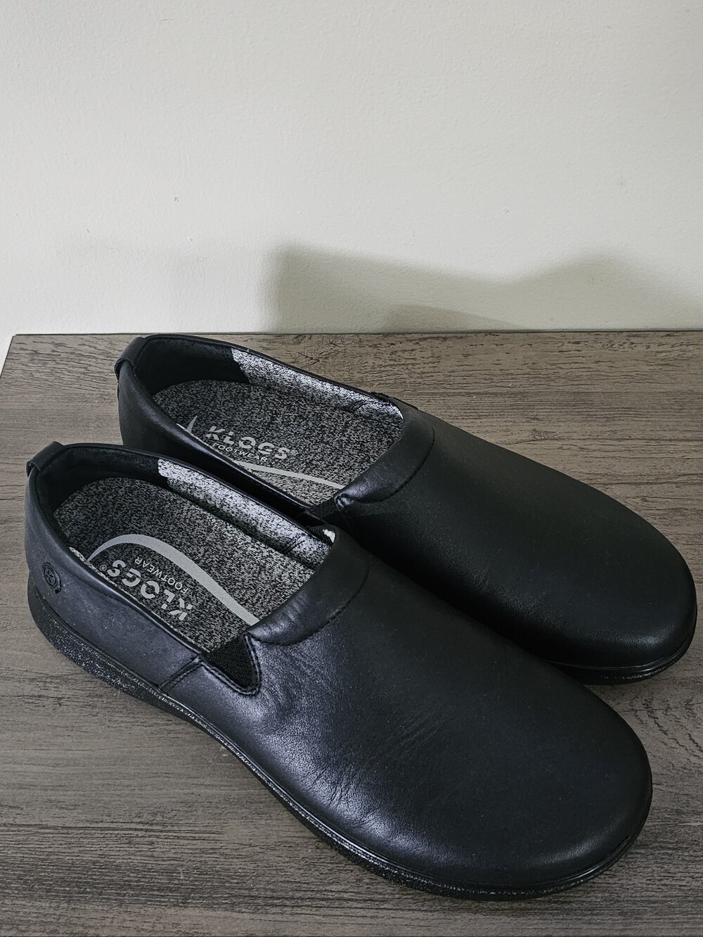 Klogs Leena Women’s Black Slip-On Clogs 10